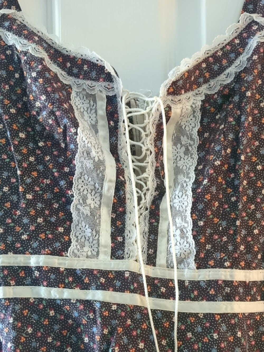 Vintage-Inspired Gunne Sax Style Brown Floral Lace-Trim Sundress - Picture 2 of 8